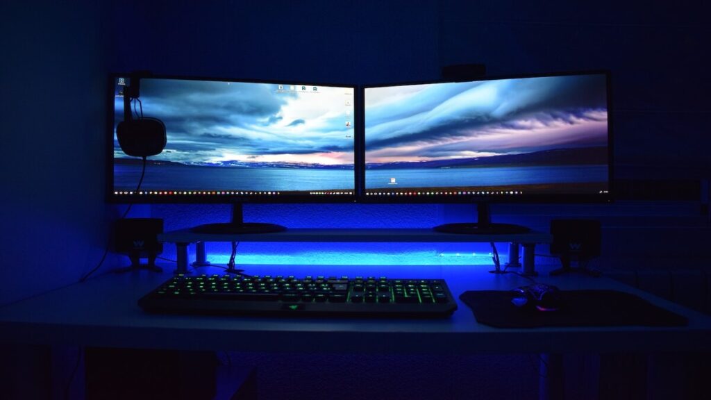 Monitor (1)