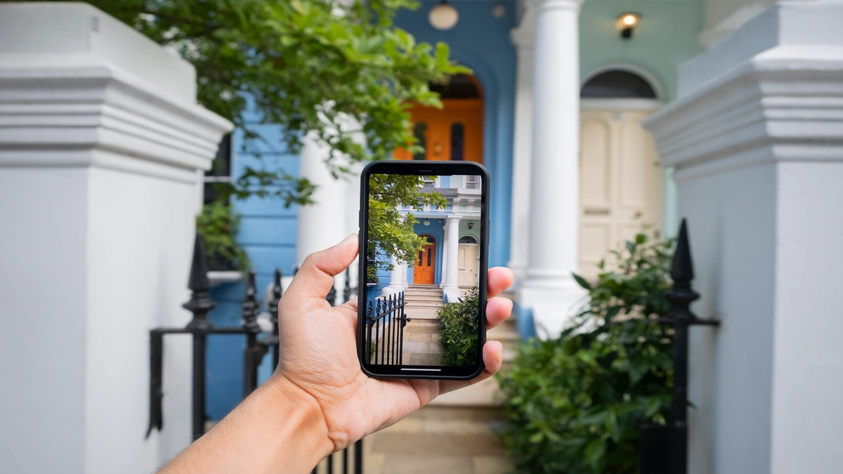 photo showcasing a Smartphone under 20000
