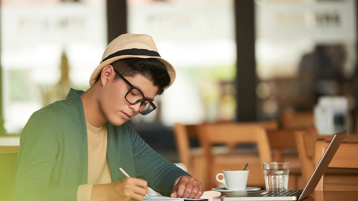 Person using ai answer generator for writing