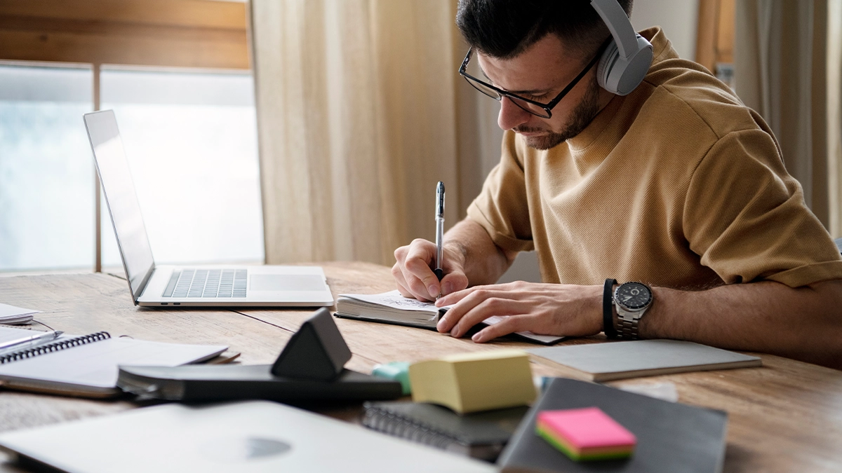 Student using youlearn ai for study notes