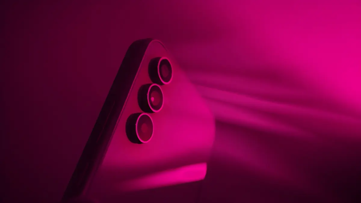 camera quality of best phone under 10000