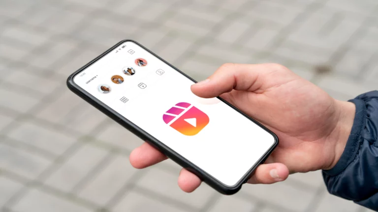 people using instagram video download